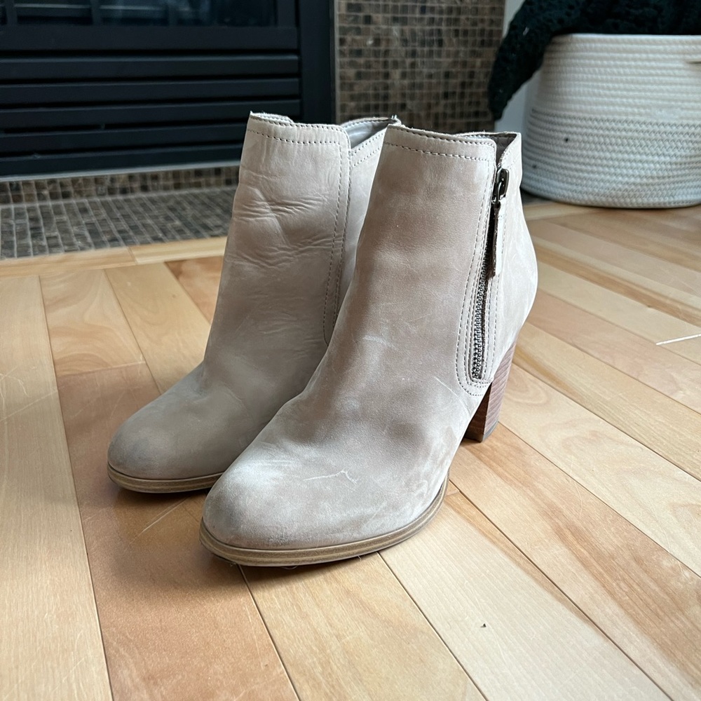 ankle heeled boots